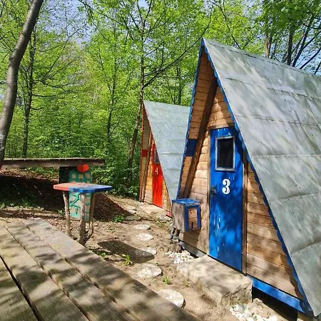 4 Hill Station